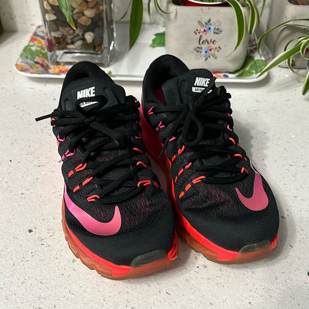 Nike Air Max 2016 -Size 7 Black/Pink